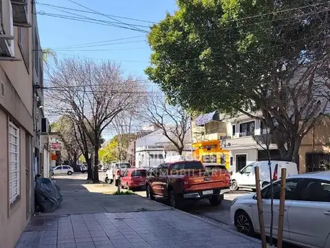 EXCELENTE  PH EN ALQUILER EN EL BARRIO DE VILLA URQUIZA , EN PLANTA BAJA AL FRENTE