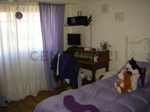 HERMOSO TRIPLEX CON JARDIN Y PILETA