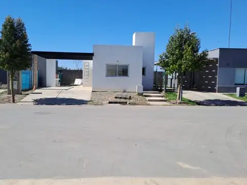 Casa en venta en barrio  Cortaderas 3 a estrenar