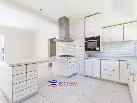 Casa 5 ambientes con 2 baños