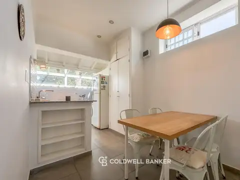 PH en venta 4 ambientes en Olivos con balcón al frente