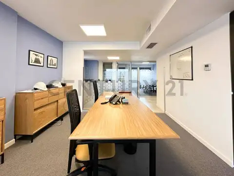 Oficina en Venta con 3 cocheras
