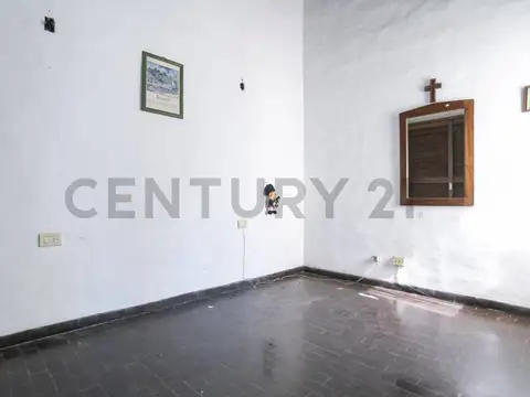 CASA EN VENTA EN RINGUELET DE 2 DORMITORIOS