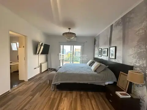 Casa 6 ambientes con 4 baños