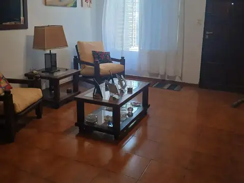 Casa en El Trébol - Leon Pinelo  al 1300