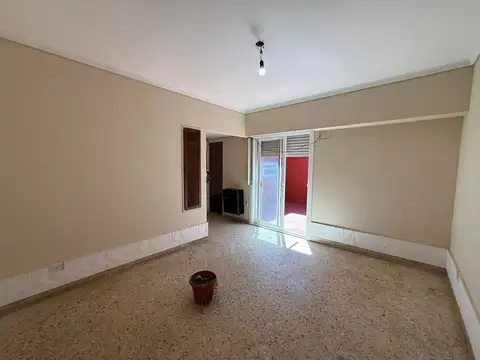 Ph 3 ambientes con patio . Sin expensas 