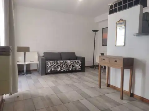 ALQUILER - PH (duplex) 2 Ambientes con Patio