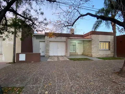 EN VENTA CASA 2 HABITACIONES BARRIO CONSOLATA