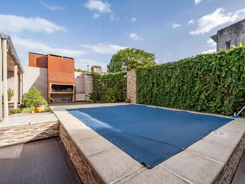 Casa en Venta en Urquiza, USD 245.000