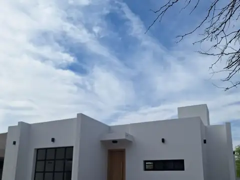 Venta de Casa a Estrenar Barrio Privado El Chañar