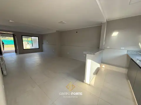 Casa 3 ambientes con 1 baño