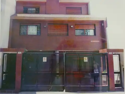Dúplex de Categoría en Venta en Flores Norte - 5 Ambientes con Cochera, Playroom, Patio y Terraza - Dueño Directo