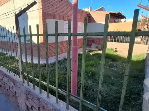 En Venta, Casa 3 dorm. B° Fonavi - Senillosa