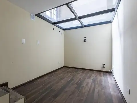 Depto Tipo Casa en Venta en Caballito, USD 235.000