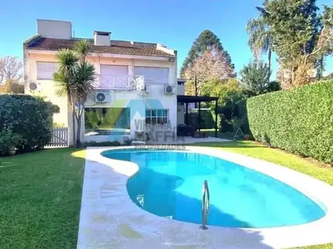 Casa con pileta en Campo Chico Country Club