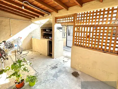 Casa 2 ambientes con 1 baño