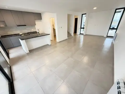 Depto Tipo Casa en Venta de 4 ambientes