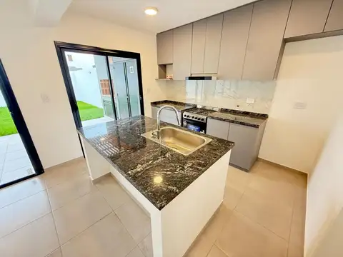 Depto Tipo Casa en Venta al Oeste