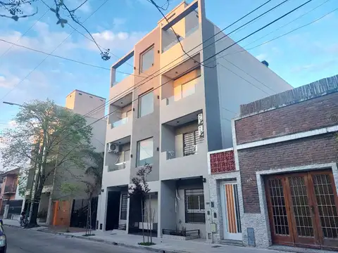 A J De Paula Y Rodriguez Alves 900, Piso PB
