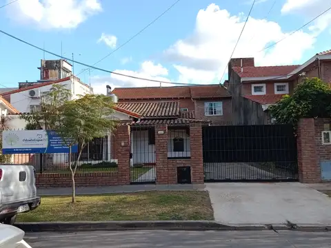 Don Torcuato- Centro 2 viviendas de 3 y 4 ambientes (Ideal Comercio)