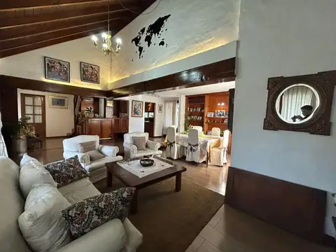 Casa en venta en Champagnat, Pilar