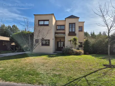 Casa en Venta barrio San Francisco- Lote perimetral.