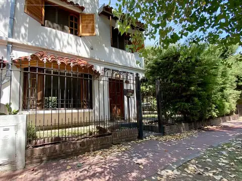 VENTA DUPLEX 4 AMBIENTES SEMICERRADO