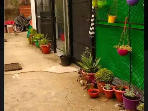 Casa 2 ambientes con 1 baño