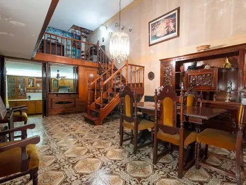 Casa en Venta con 2 cocheras