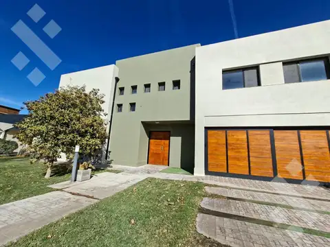 Venta casa B° Comahue Golf Club