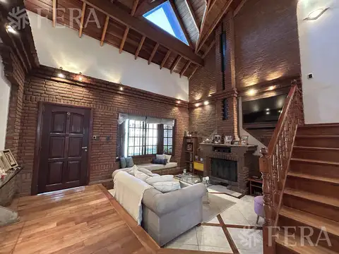 Casa en Venta con 1 cochera