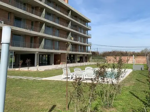 Condominio de 2 dormi con cochera y amenities