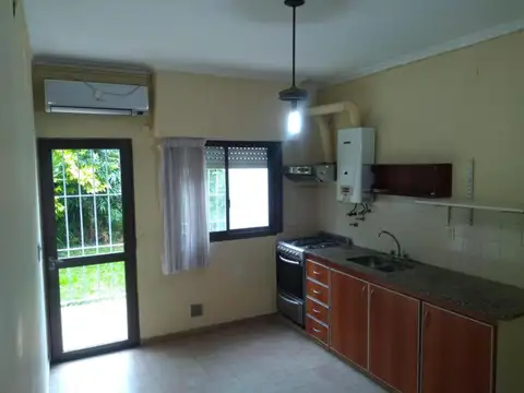 Depto Tipo Casa en Venta en La Plata, USD 92.000