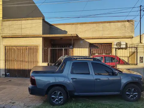 VENTA Casa ideal 2 Flias  VILLA BALLESTER