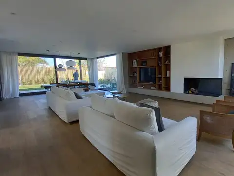 Casa en Alquiler Temporal en Countries y Barrios Cerrados en San Isidro, USD 4.800