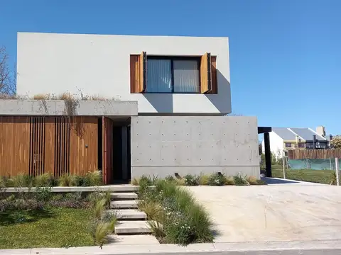 Casa en  alquiler temporario,enero, barrio cerrado en san isidro con pileta