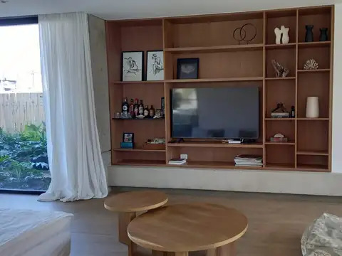 Casa 6 ambientes con 2 baños