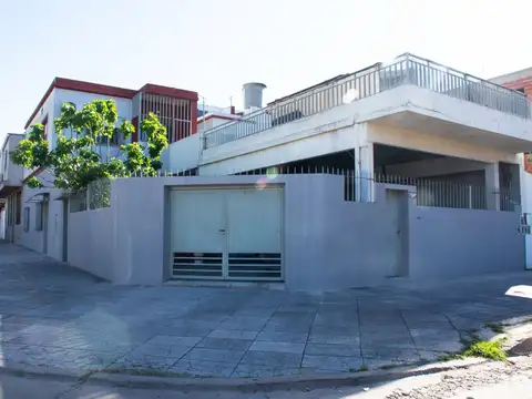 VENTA CASA 6 AMBIENTES DOS PLANTAS LA TABLADA