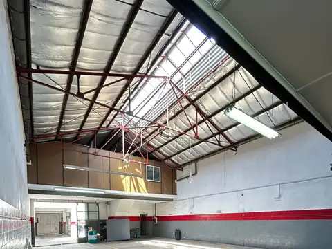 Local en Alquiler en Olivos, $ 3.000.000