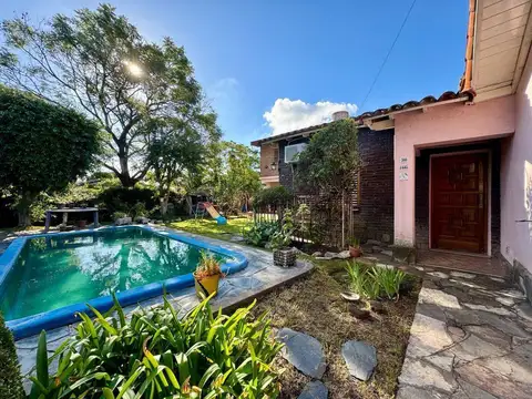 VENTA CASA CIUDAD JARDIN APTA CREDITO 5 AMBIENTES