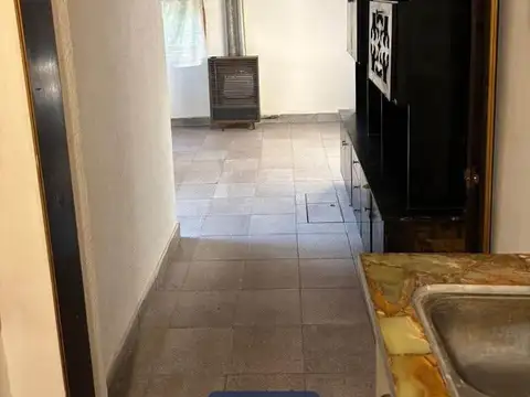 Casa 3 ambientes con 1 baño