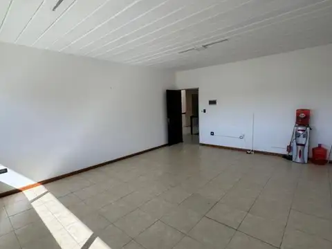 Oficina en Alquiler con 1 cochera