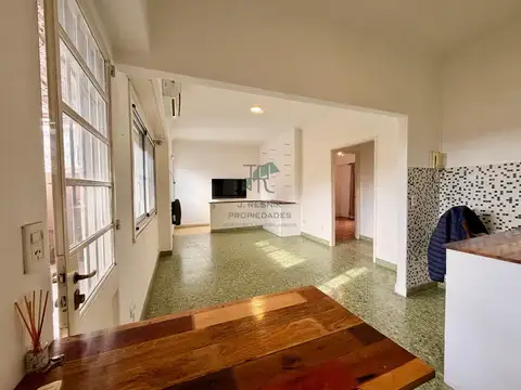 Depto Tipo Casa 3 ambientes con 2 baños