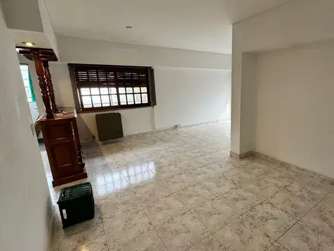 Departamento en Alquiler en Villa Ballester, $ 900.000