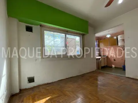 Jose J Araujo 2400, Piso 1