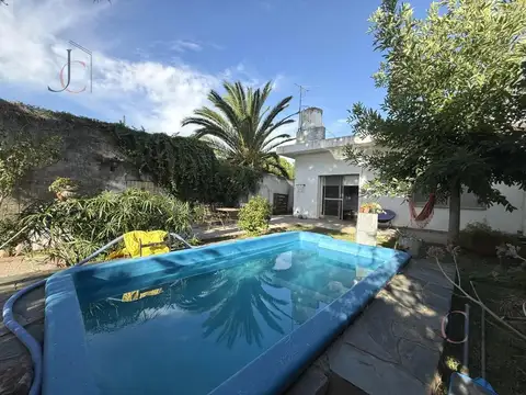 CASA 4 AMBIENTES EN VENTA EN CASTELAR NORTE PARQUE SAYAGO
