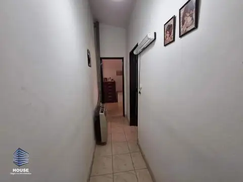 CASA DE 3 DORMITORIOS EN VENTA EN BARRIO POETA LUGONES