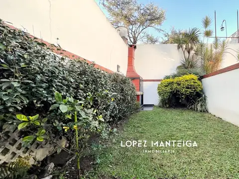 Casa en Venta con 3 cocheras