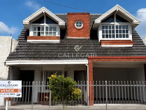 Casa 4 ambientes con Parque en venta - Berazategui ¡APTO A CRÉDITO!