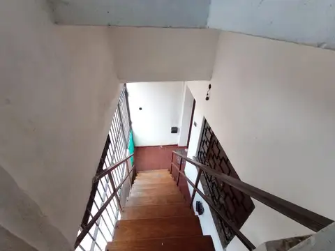 Depto Tipo Casa en Alquiler de 4 ambientes
